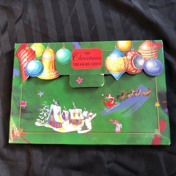 1992 The Christmas Treasure Chest - Picture 2 of 14